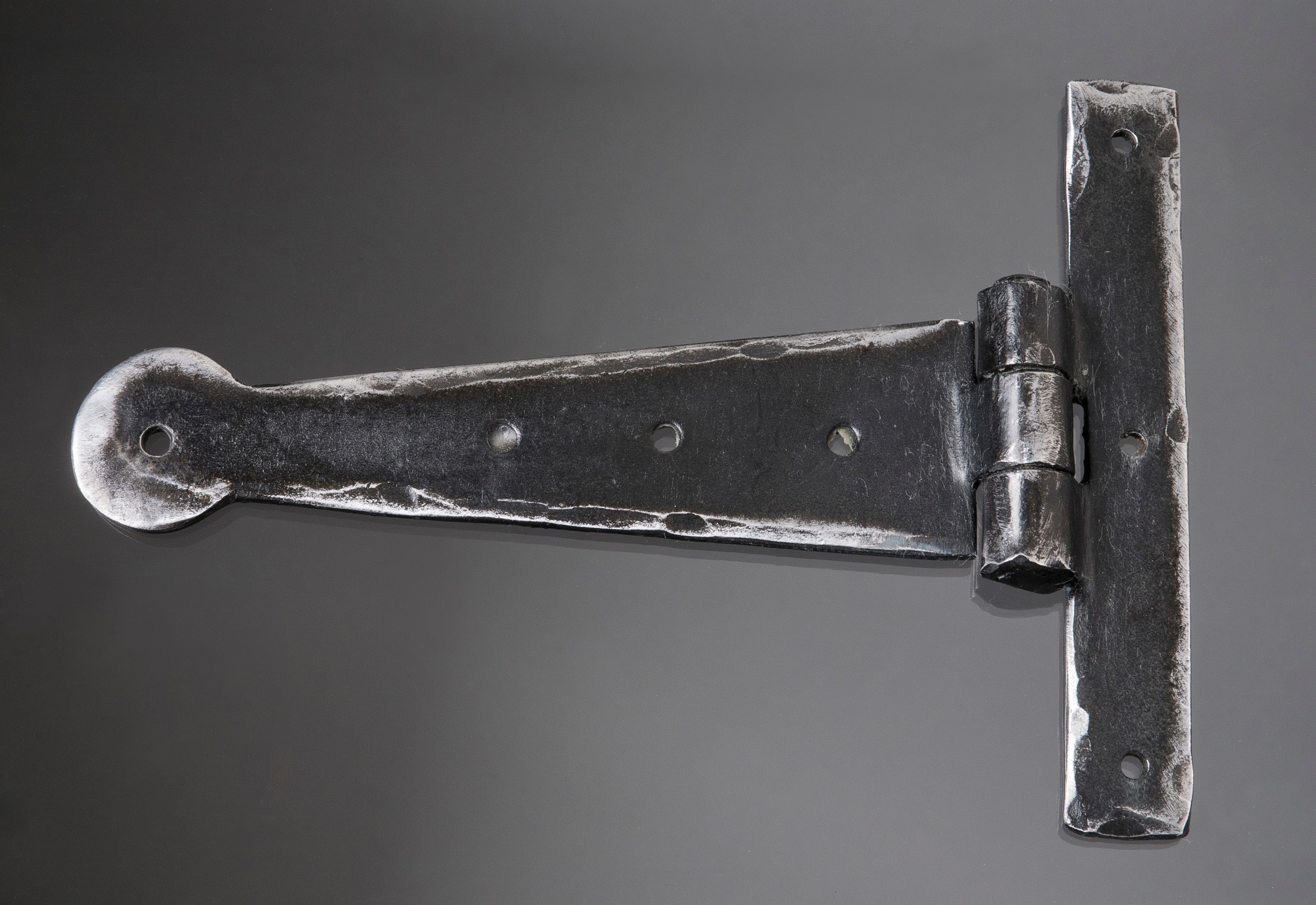 thumbnail image 2 of Jedo Pewter Traditional T Hinge - Handforged Cast Iron For Internal Or External Doors 2 of 5
